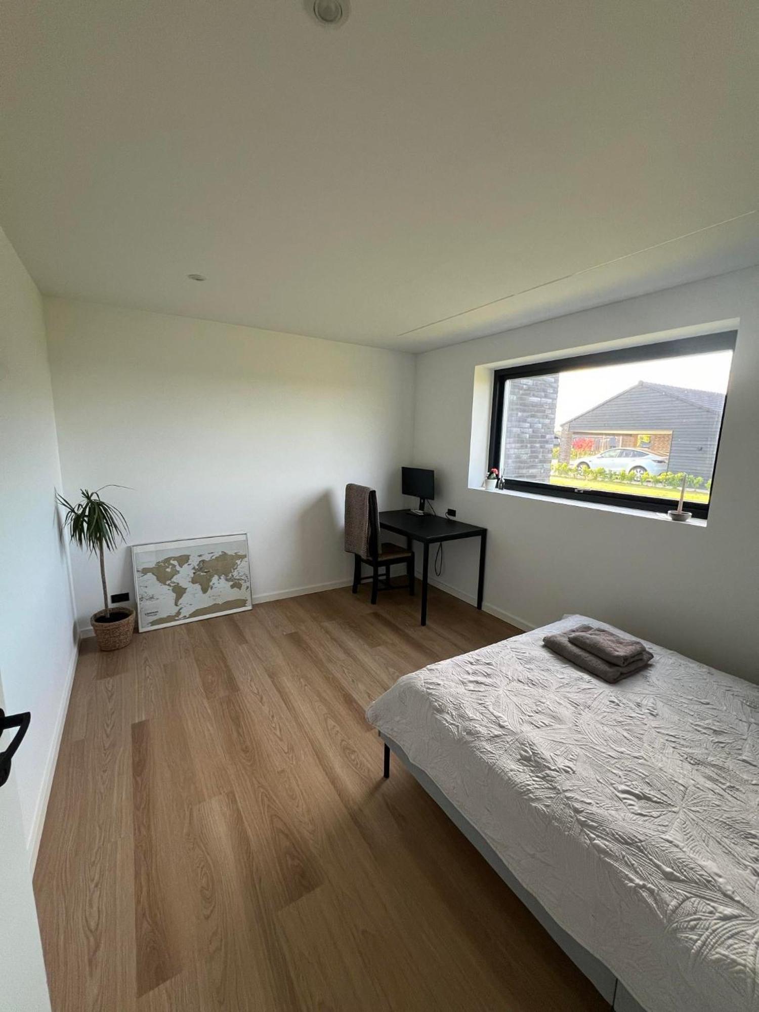 Bright, Quiet, Comfortable Room In A Luxury Home Хорсенс Экстерьер фото